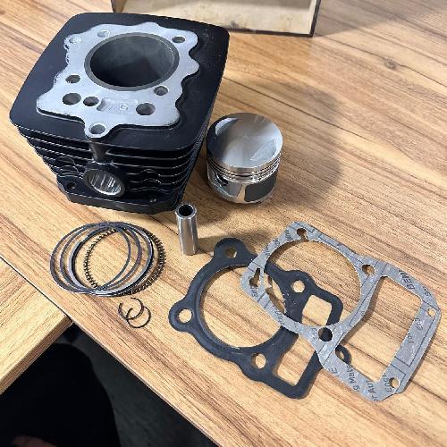 [C4-1001] Kit de cilindro color negro (incluye, anillos, cilindro, 2 juntas, perno, piston y seguros)