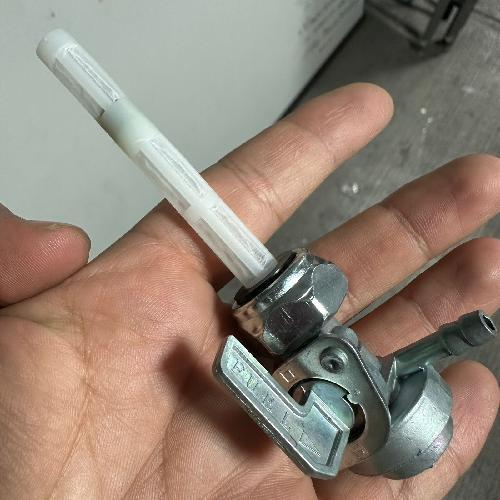 [A3-1048] Llave de paso de combustible/gasolina