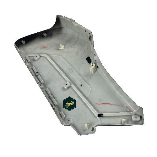 [VC12020019] CUBIERTA DERECHA DE TANQUE DE COMBUSTIBLE